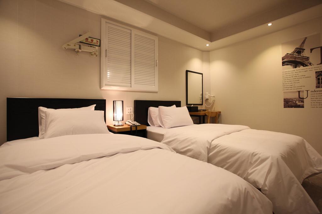 New Suwon Hotel Phòng bức ảnh